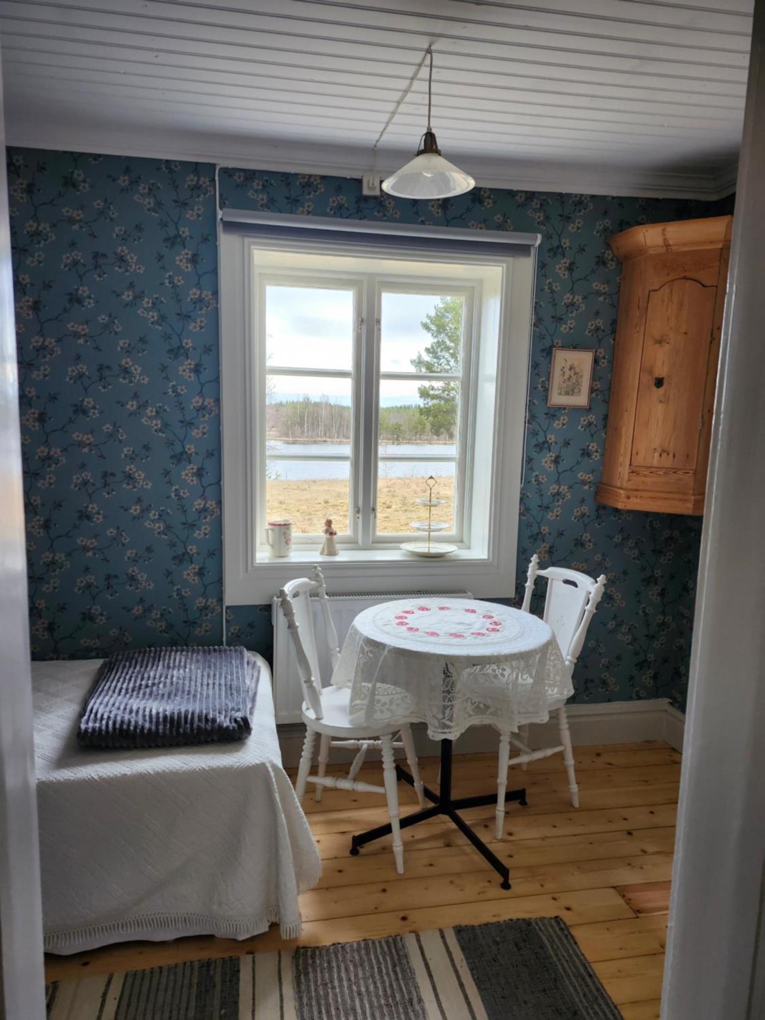 Charmig Gard Med Bastu, Strandtomt Och Utedusch I Naturskoent Omrade Sveg Eksteriør billede